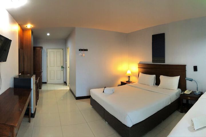 Room 9 of 62