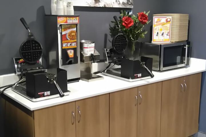 Breakfast/Coffee Service 60 of 71