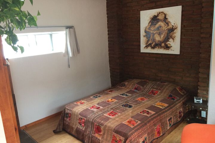 Room 13 of 36