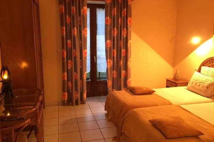 Room 5 of 22