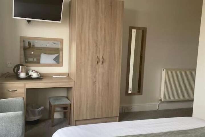 Room 18 of 43