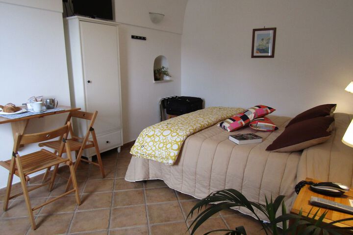 Room 16 of 32