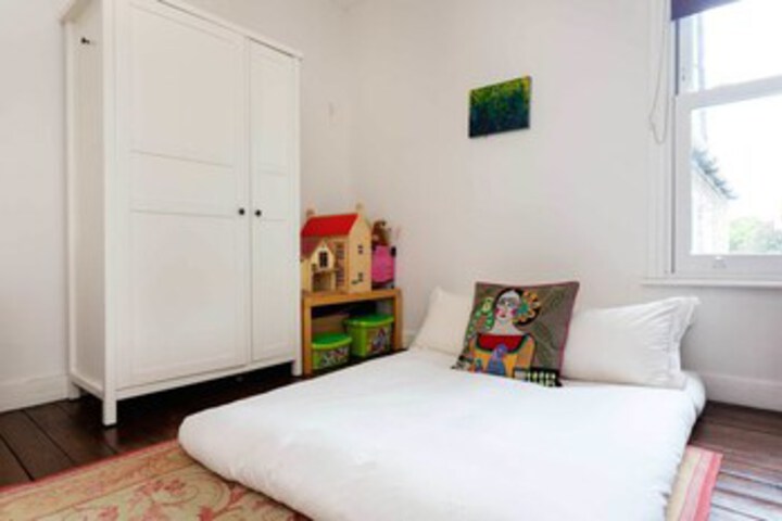 Room 17 of 23