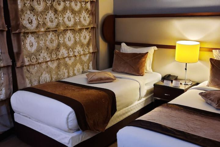 Room 4 of 23
