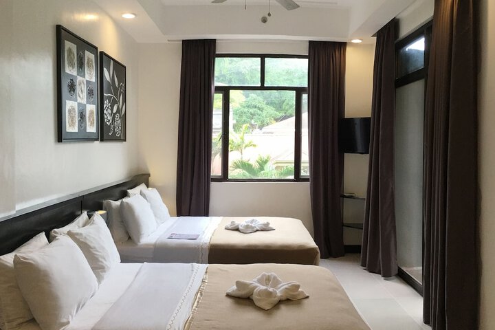 Room 33 of 80