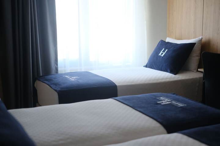 Room 10 of 40