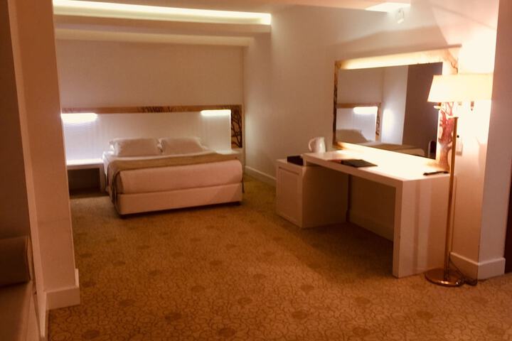 Room 10 of 43