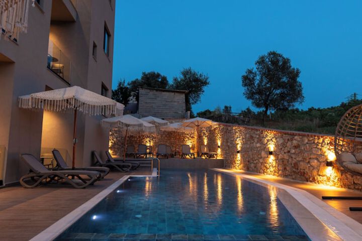 Pool 67 of 95