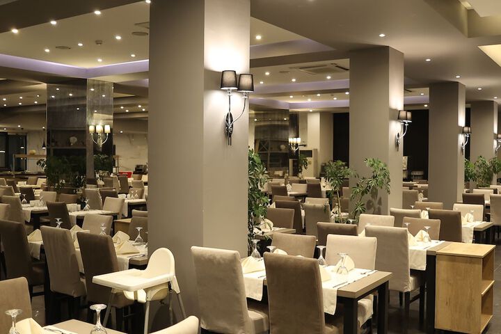 Dining 86 of 164