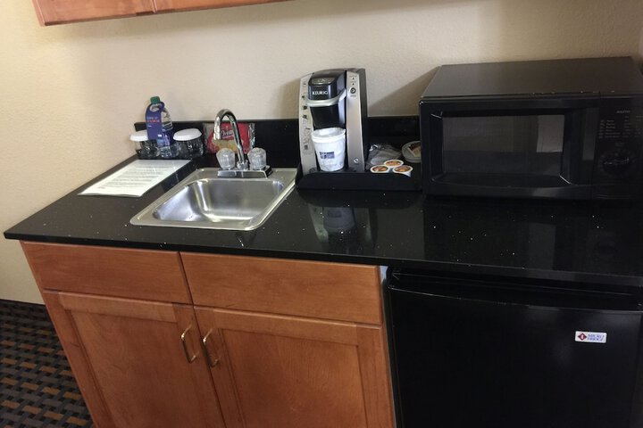 1 King Standard Comm Accessible Tub (6 of 7)