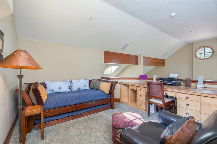 Room 3 of 17