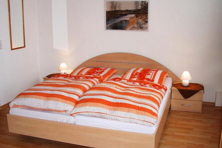 Room 14 of 68