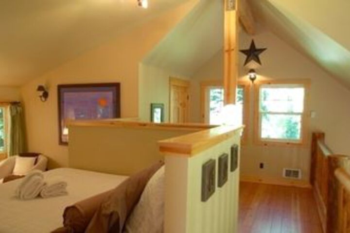 Room 6 of 8