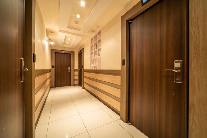 Ballroom/Hall 29 of 30