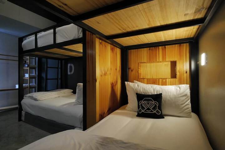 Room 10 of 49