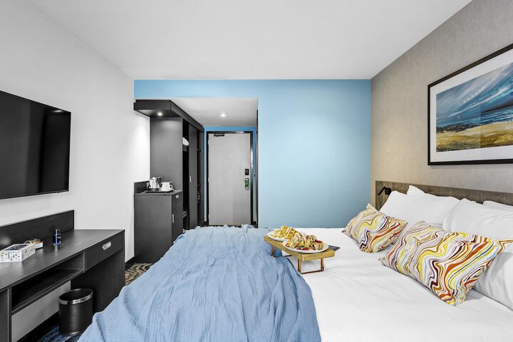 Room 16 of 53
