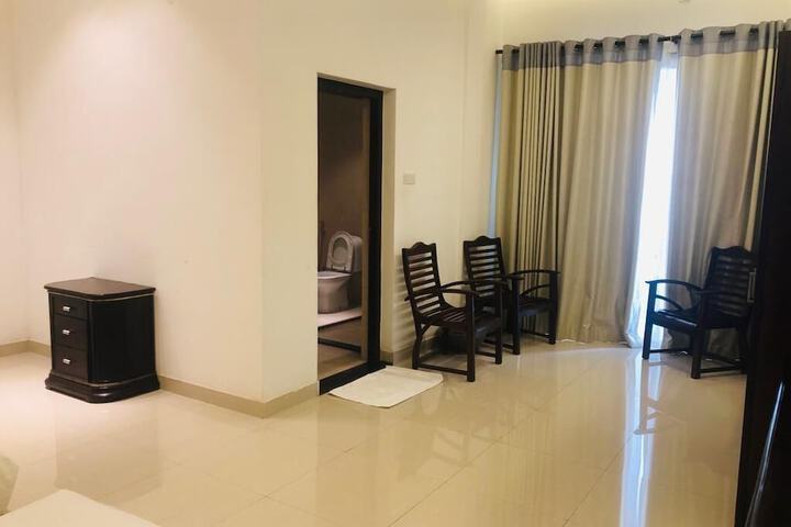 Room 26 of 85