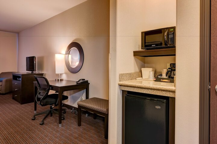 Room 15 of 37