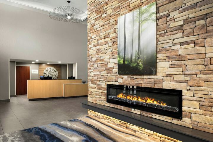 Entrance & Lobby