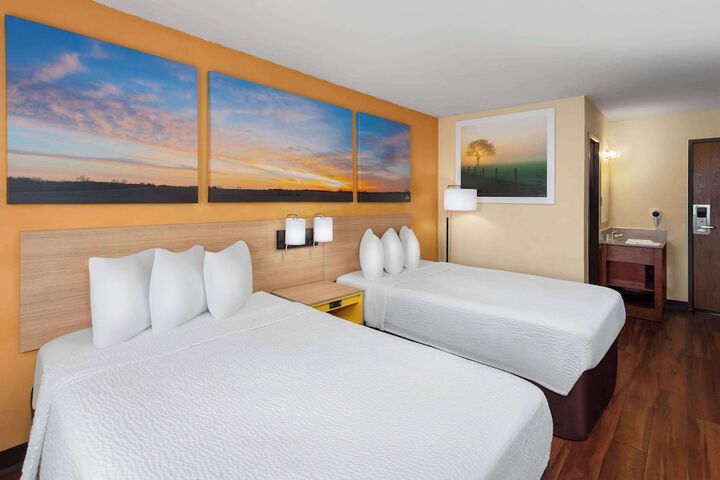 2 Double Beds (10 of 13)