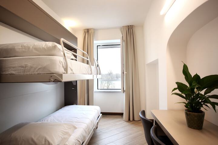 Room 30 of 64