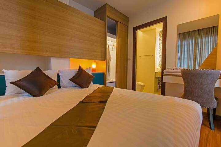 Room 28 of 62