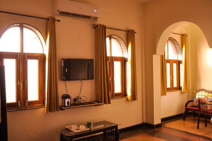 Room 6 of 36
