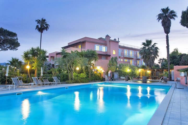 Pools & Facilities