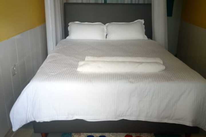 Room 10 of 26