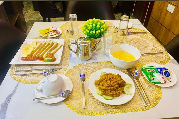 Breakfast/Coffee Service 14 of 18