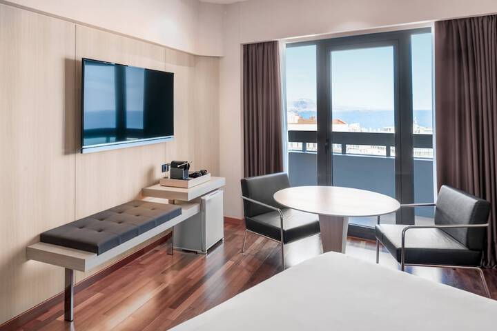 Room 15 of 65