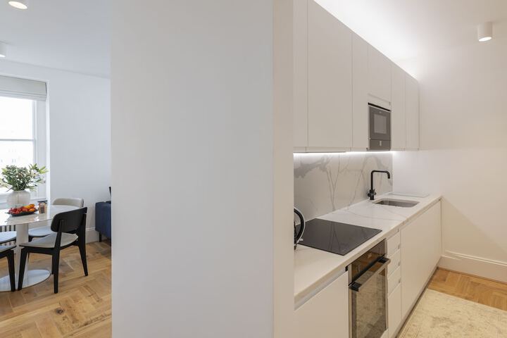 Room 13 of 107