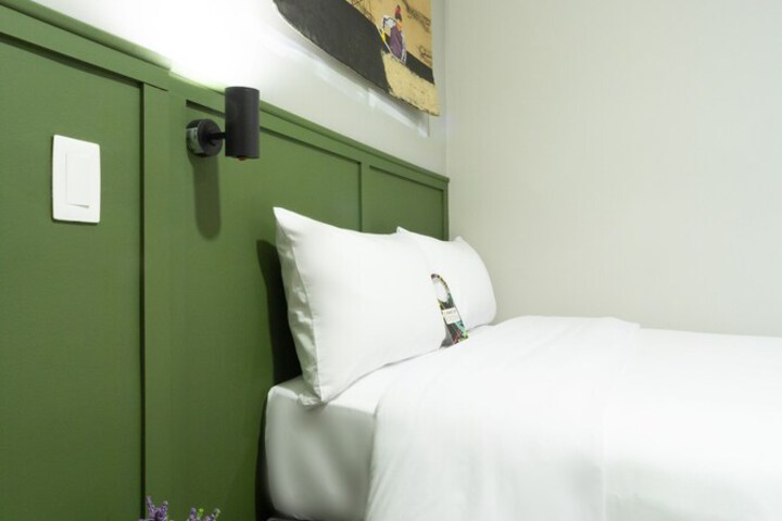 Room 26 of 46