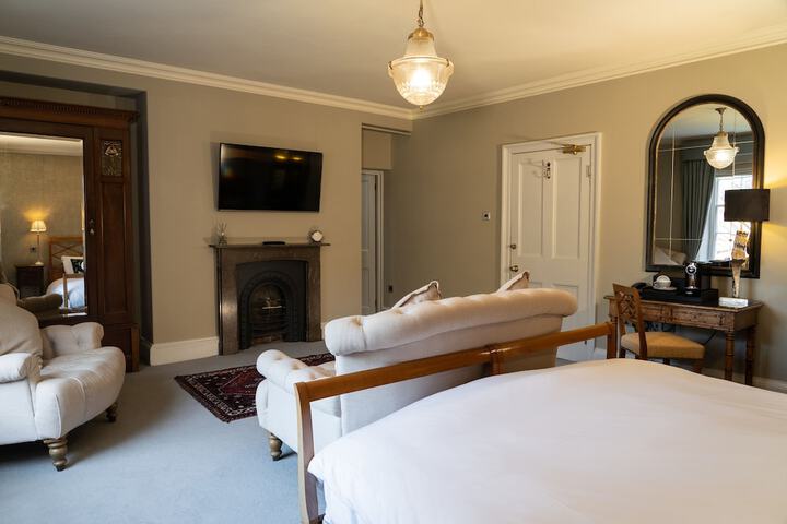 Room 42 of 109