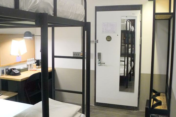 Room 22 of 107