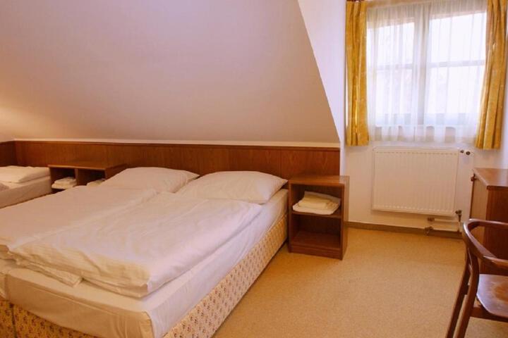 Room 6 of 64