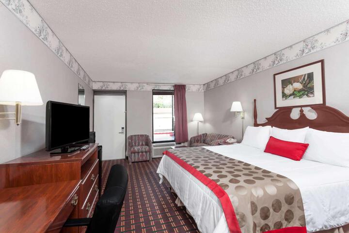 2 Queen Beds (4 of 4)