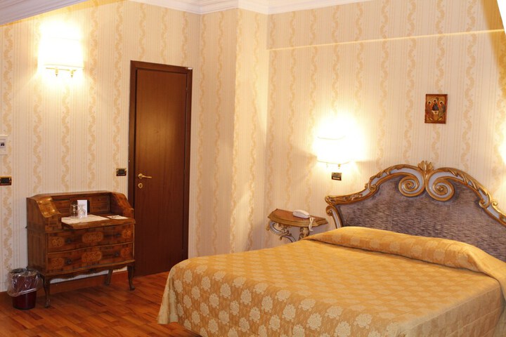 Room 18 of 45