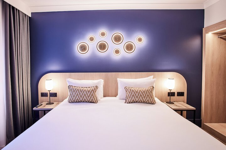 Room 8 of 59