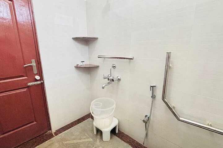 Room 18 of 29