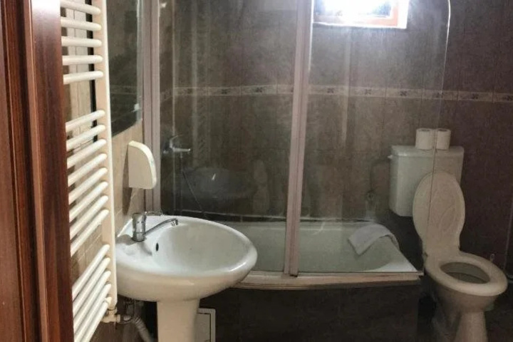 Room 7 of 13
