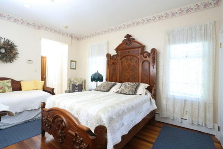 Room 6 of 48
