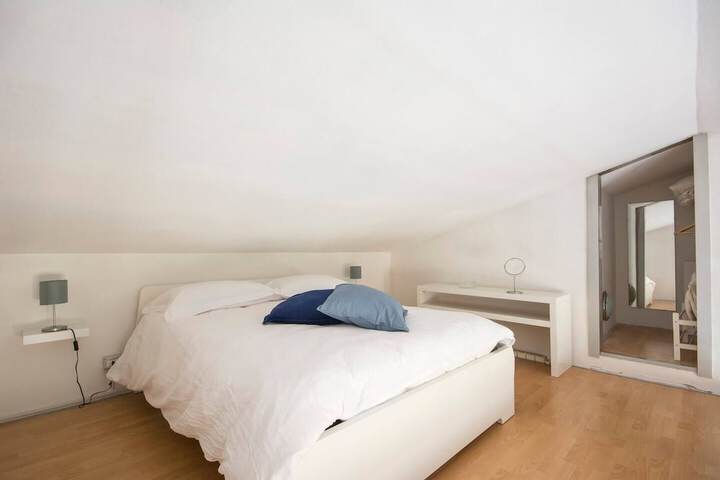 Room 3 of 13