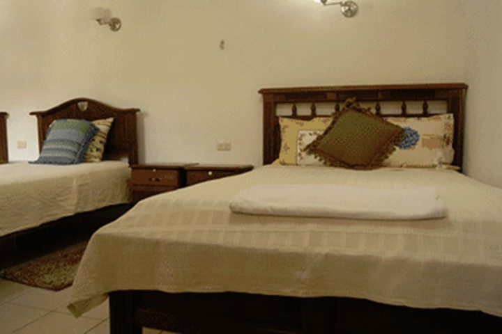 Room 6 of 24