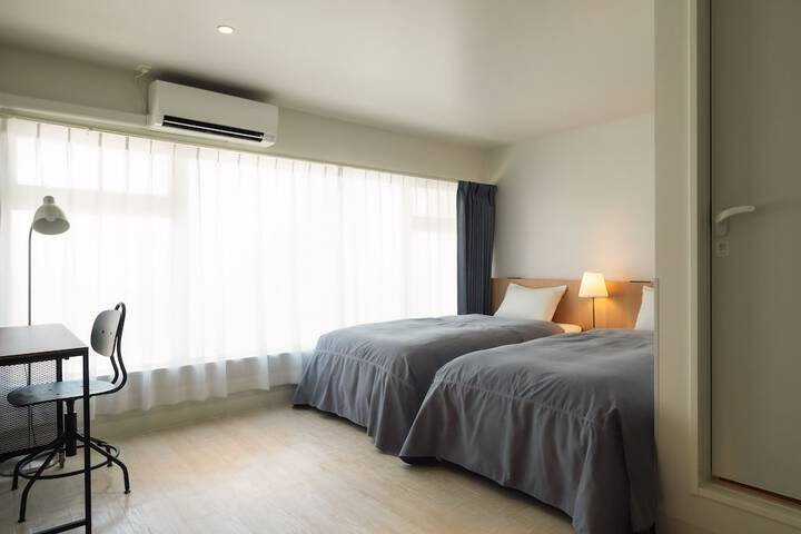 Room 2 of 45