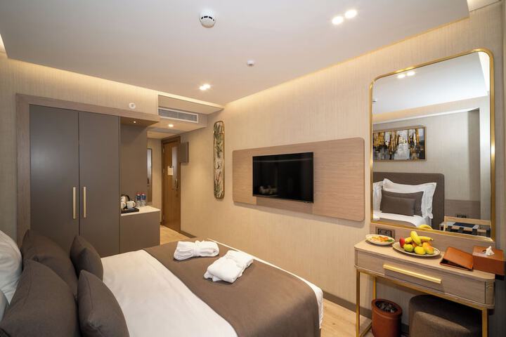Room 20 of 170