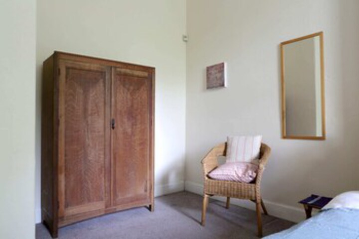 Room 2 of 40