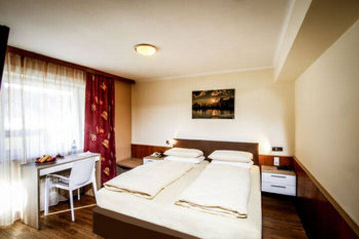 Room 41 of 69
