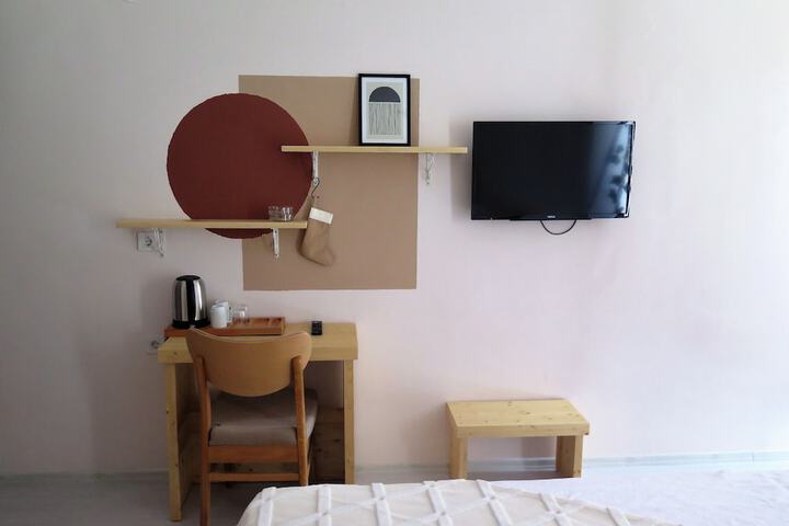 Room 18 of 28