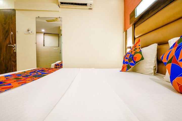 Room 30 of 33